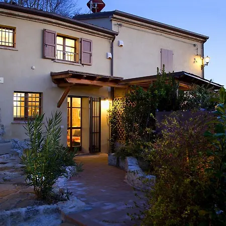 Bed and Breakfast Il Casale Dell'arte - Le Case Antiche 4*