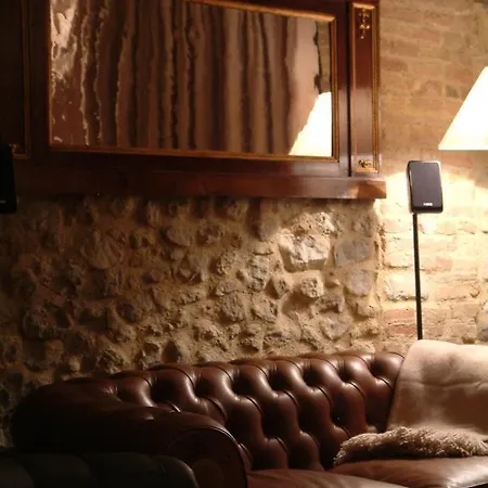 Bed and Breakfast Il Casale Dell'arte - Le Case Antiche 4*