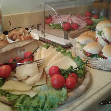 Il Casale Dell'arte - Le Case Antiche Bed & Breakfast 4*