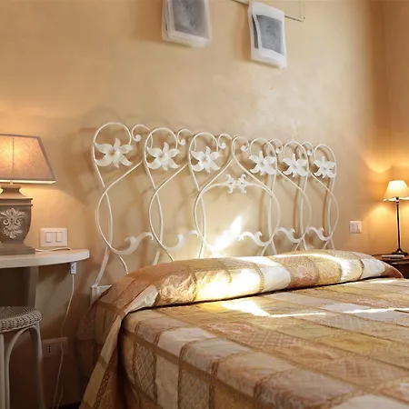 Il Casale Dell'arte - Le Case Antiche 4*