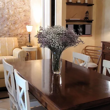 Il Casale Dell'arte - Le Case Antiche 4*