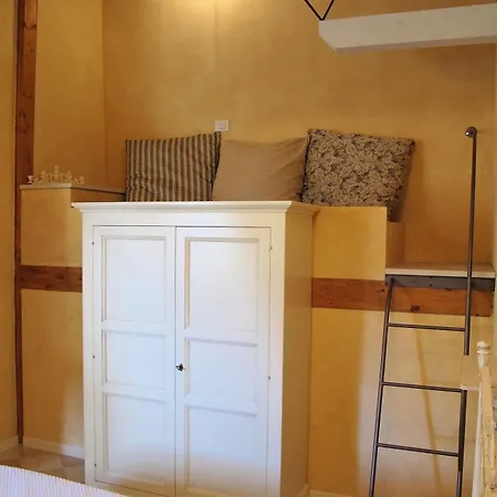 Il Casale Dell'arte - Le Case Antiche Bed and Breakfast 4*