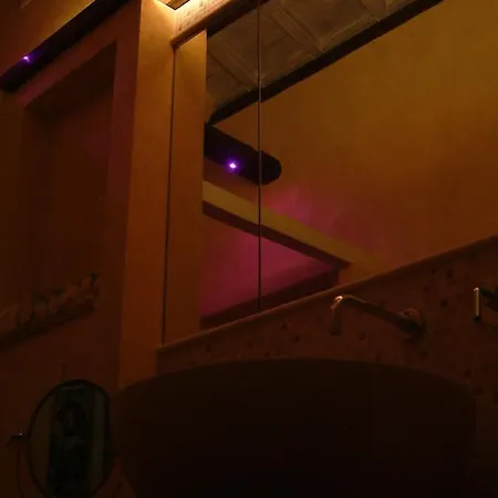 Il Casale Dell'arte - Le Case Antiche Bed and Breakfast 4*