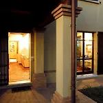 Il Casale Dell'arte - Le Case Antiche Bed and Breakfast 4*