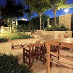 Il Casale Dell'arte - Le Case Antiche Bed and Breakfast 4*