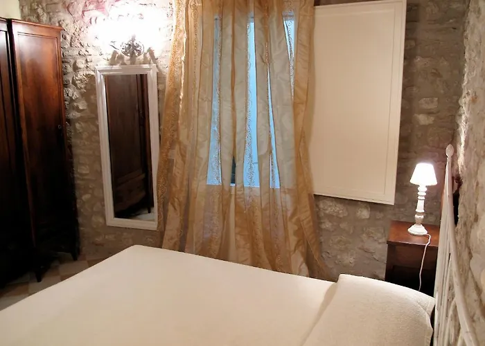 Il Casale Dell'arte - Le Case Antiche Bed & Breakfast
