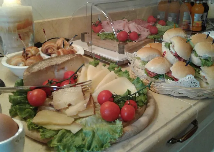 Il Casale Dell'arte - Le Case Antiche Bed & Breakfast 4*